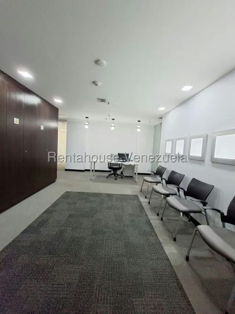 Comercial (Oficina) en Venta en Macaracuay, Distrito Metropolitano - 3