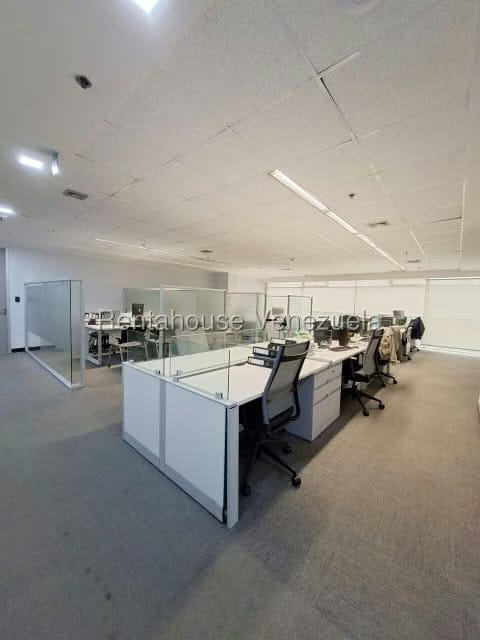 Comercial (Oficina) en Venta en Macaracuay, Distrito Metropolitano - 21