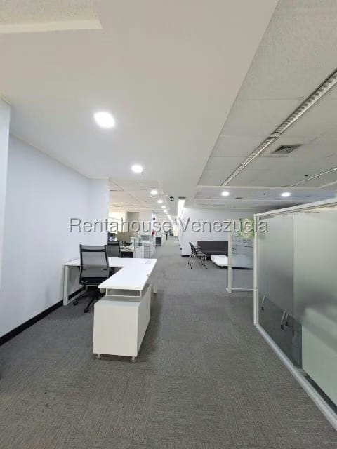 Comercial (Oficina) en Venta en Macaracuay, Distrito Metropolitano - 22