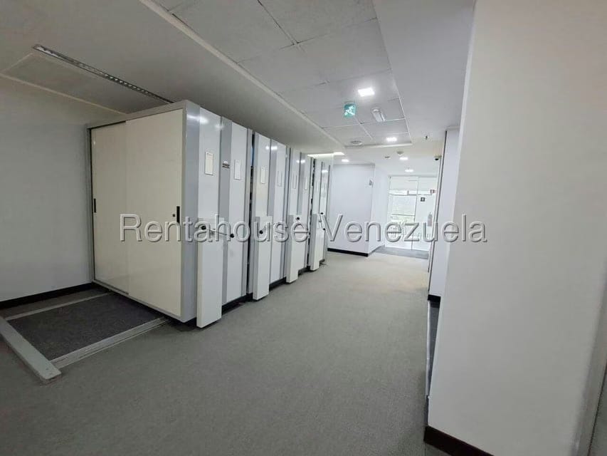 Comercial (Oficina) en Venta en Macaracuay, Distrito Metropolitano - 23