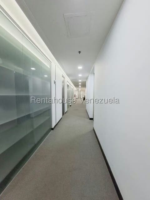 Comercial (Oficina) en Venta en Macaracuay, Distrito Metropolitano - 26