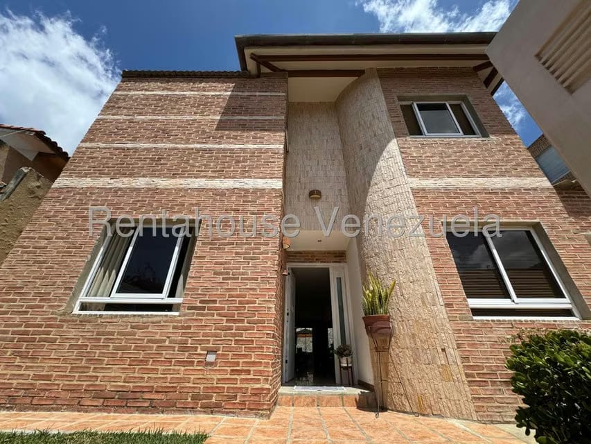 Casa (Multipes Niveles) en Venta en Alto Hatillo, Distrito Metropolitano - 2