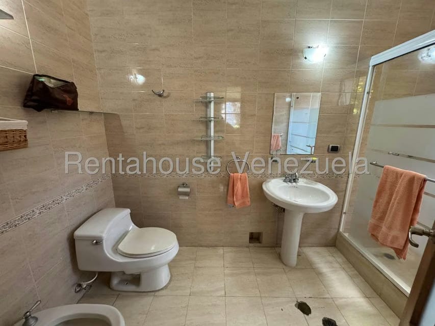Casa (Multipes Niveles) en Venta en Alto Hatillo, Distrito Metropolitano - 42