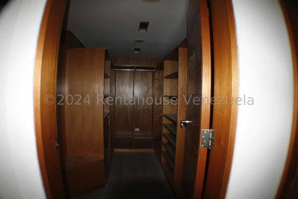 Apartamento (1 Nivel) en Venta en Los Chorros, Distrito Metropolitano - 11