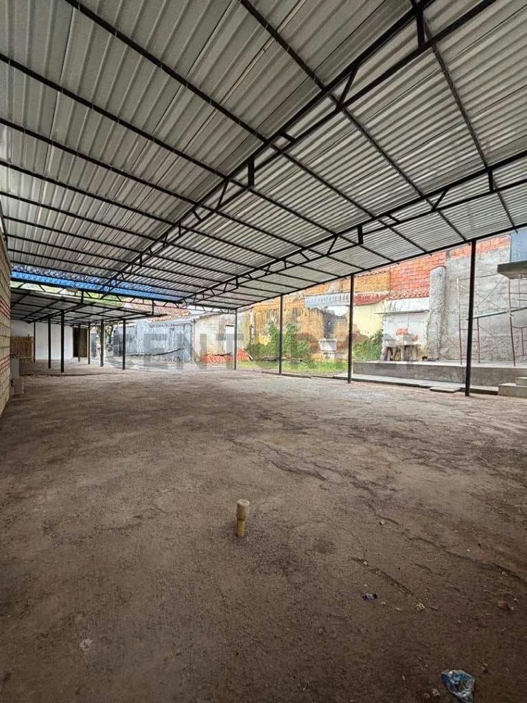 En Alquiler Local comecial con amplio Galpón en Cordero - 4