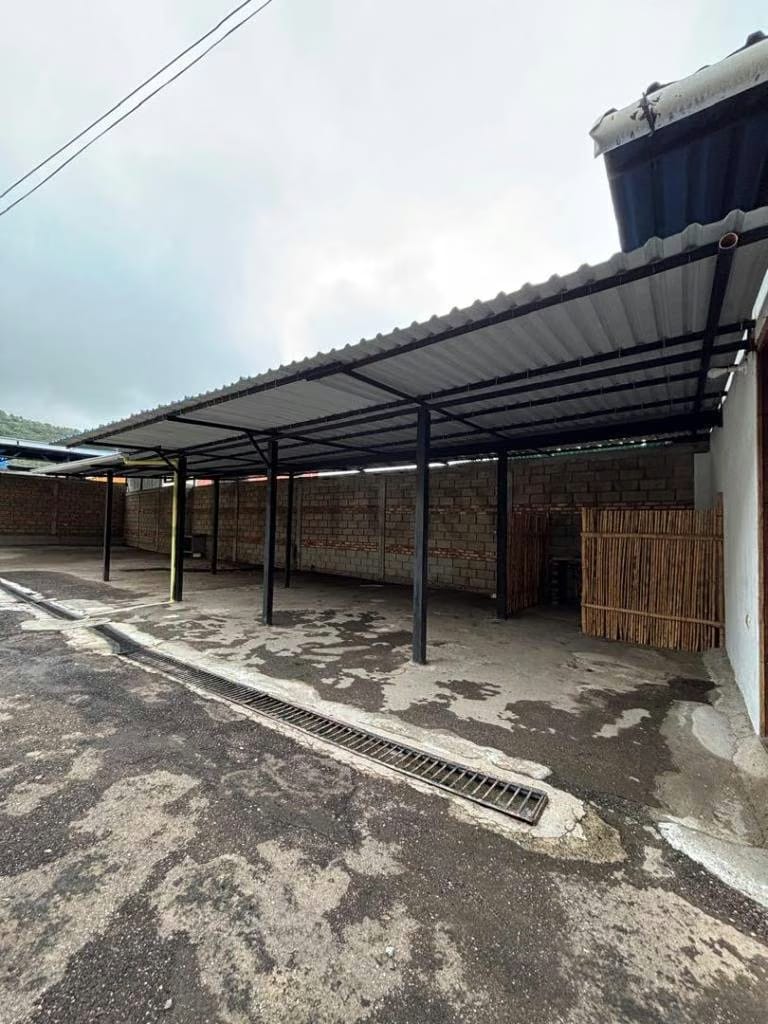 En Alquiler Local comecial con amplio Galpón en Cordero - 5