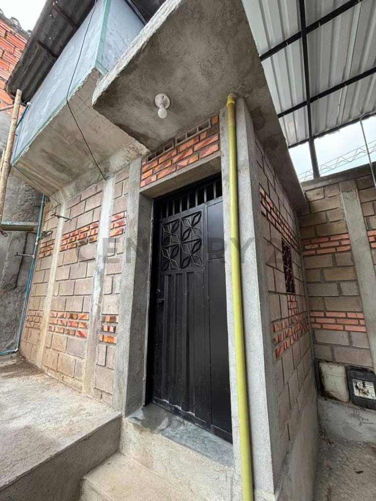 En Alquiler Local comecial con amplio Galpón en Cordero - 7