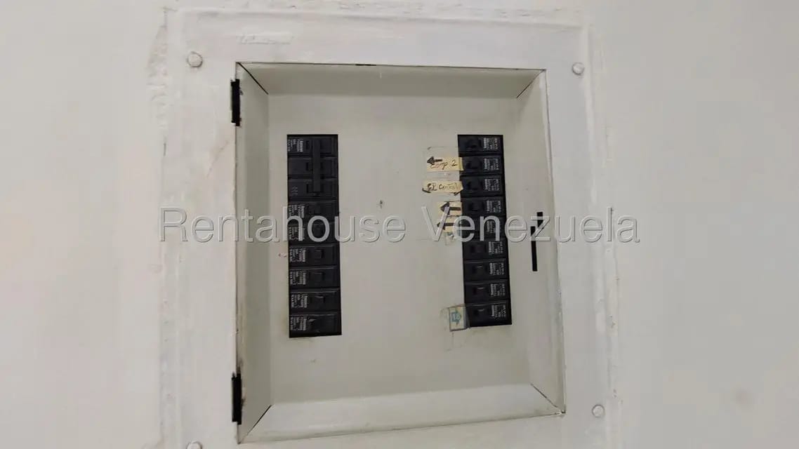 Comercial (Galpon - Deposito) en Alquiler en Parroquia Santa Rosalia, Distrito Metropolitano - 4
