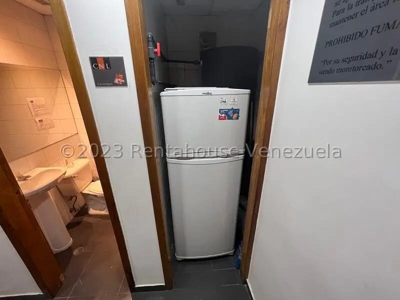 Comercial (Oficina) en Alquiler en Lomas de La Lagunita, Distrito Metropolitano - 12