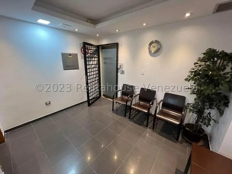 Comercial (Oficina) en Alquiler en Lomas de La Lagunita, Distrito Metropolitano - 3