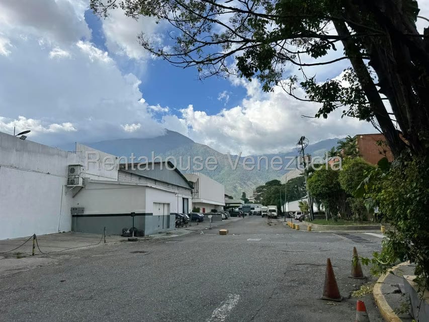 Comercial (Galpon - Deposito) en Alquiler en Los Ruices, Distrito Metropolitano - 25