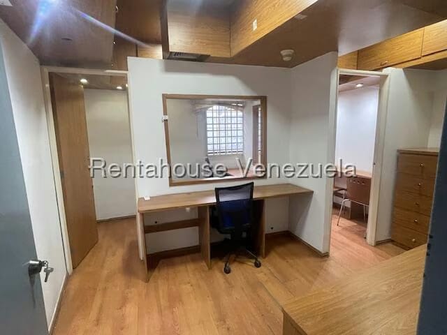 Comercial (Oficina) en Alquiler en El Rosal, Distrito Metropolitano - 3