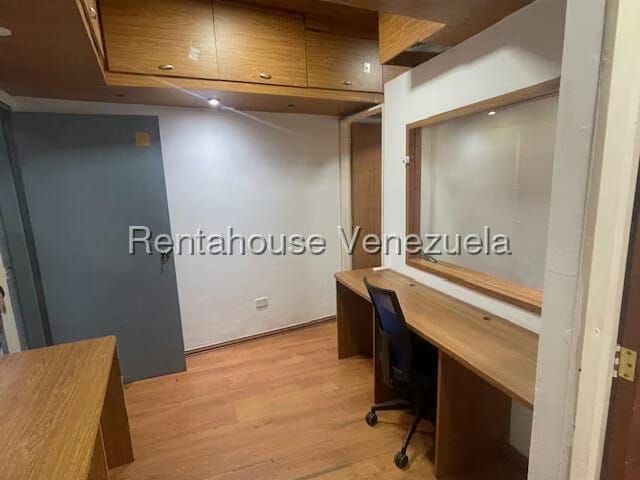 Comercial (Oficina) en Alquiler en El Rosal, Distrito Metropolitano - 5