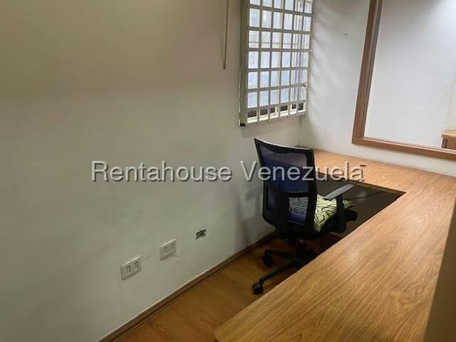 Comercial (Oficina) en Alquiler en El Rosal, Distrito Metropolitano - 9