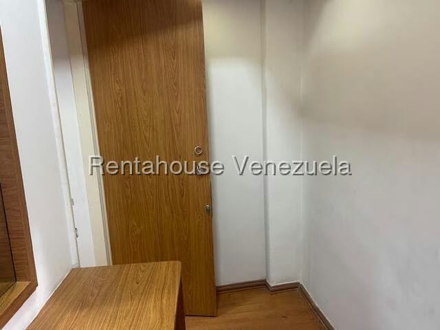 Comercial (Oficina) en Alquiler en El Rosal, Distrito Metropolitano - 10