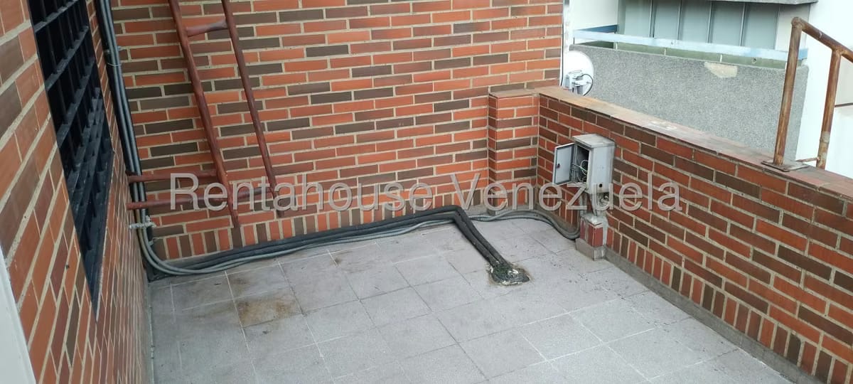 Comercial (Oficina) en Alquiler en Los Dos Caminos, Distrito Metropolitano - 17