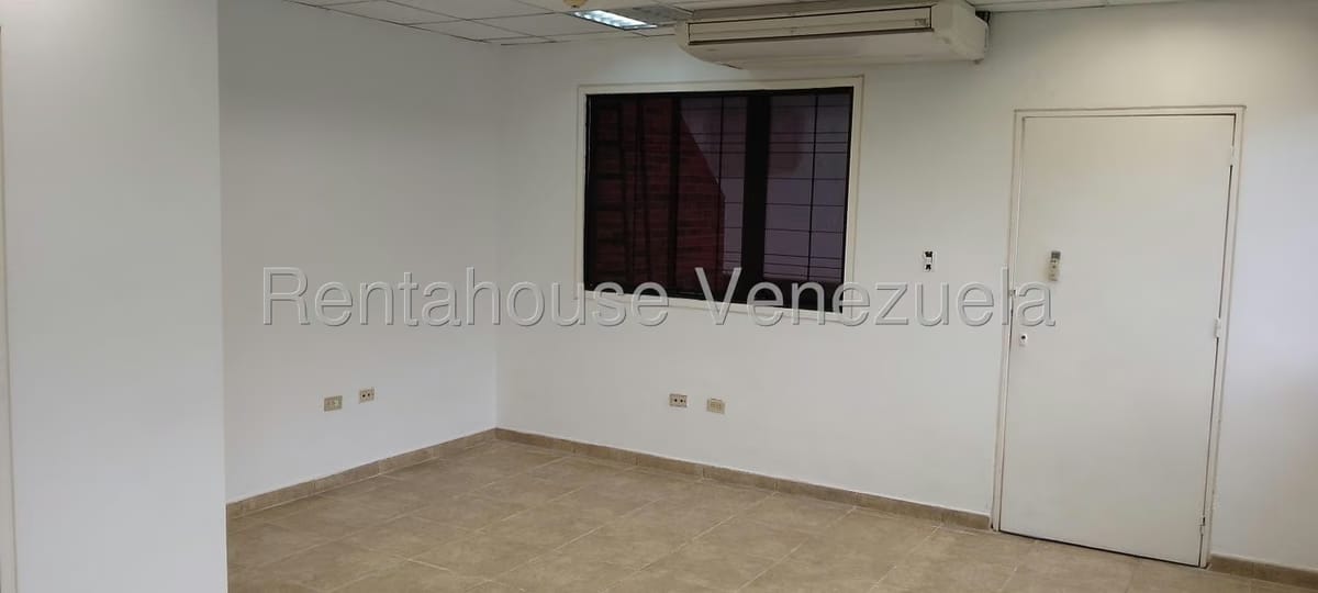 Comercial (Oficina) en Alquiler en Los Dos Caminos, Distrito Metropolitano - 20