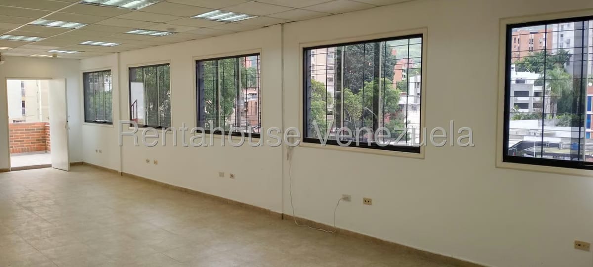 Comercial (Oficina) en Alquiler en Los Dos Caminos, Distrito Metropolitano - 5