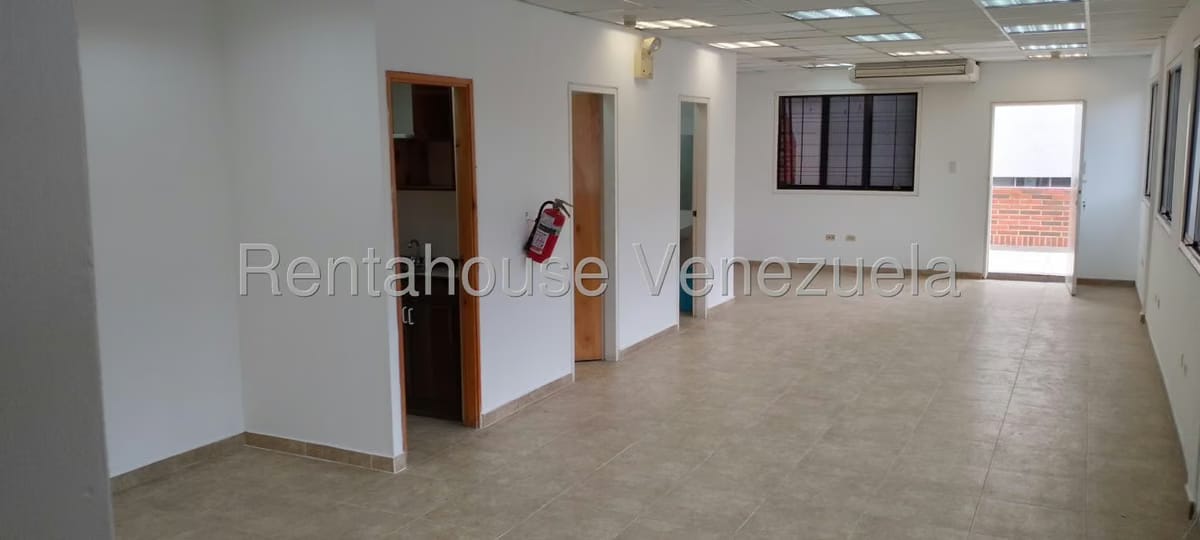 Comercial (Oficina) en Alquiler en Los Dos Caminos, Distrito Metropolitano - 7