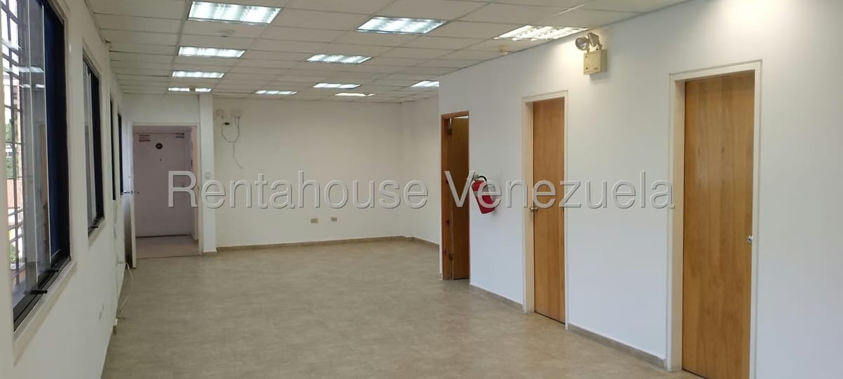 Comercial (Oficina) en Alquiler en Los Dos Caminos, Distrito Metropolitano - 8