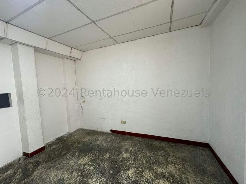 Comercial (Local Comercial) en Alquiler en Parroquia Catedral, Distrito Metropolitano - 4