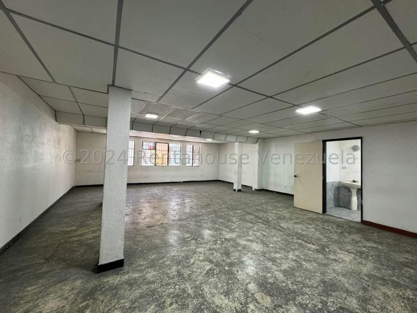 Comercial (Local Comercial) en Alquiler en Parroquia Catedral, Distrito Metropolitano - 6