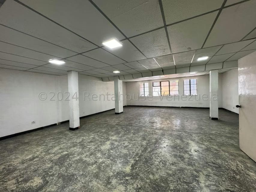 Comercial (Local Comercial) en Alquiler en Parroquia Catedral, Distrito Metropolitano - 7