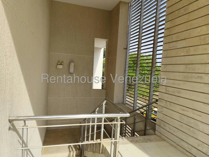 Comercial (Local Comercial) en Alquiler en Avenida Milagro Norte, Zulia - 30
