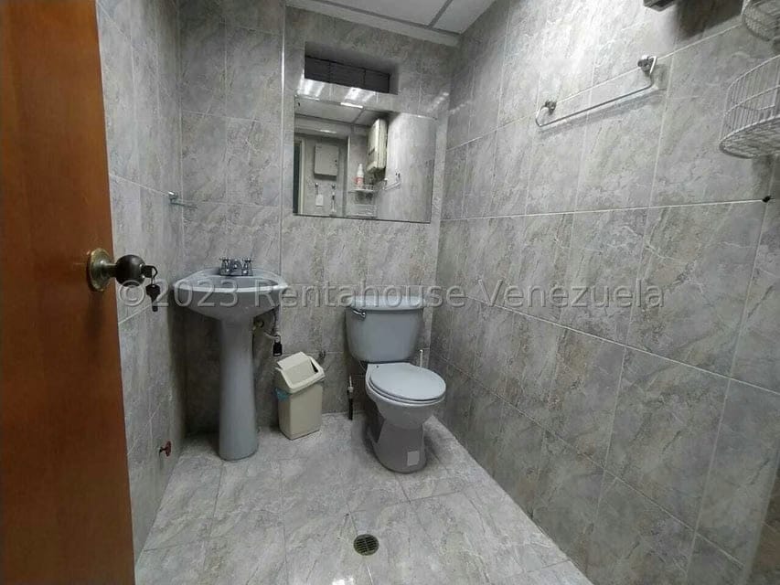 Comercial (Local Comercial) en Alquiler en Avenida Miranda, Aragua - 11