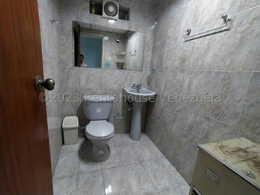 Comercial (Local Comercial) en Alquiler en Avenida Miranda, Aragua - 10