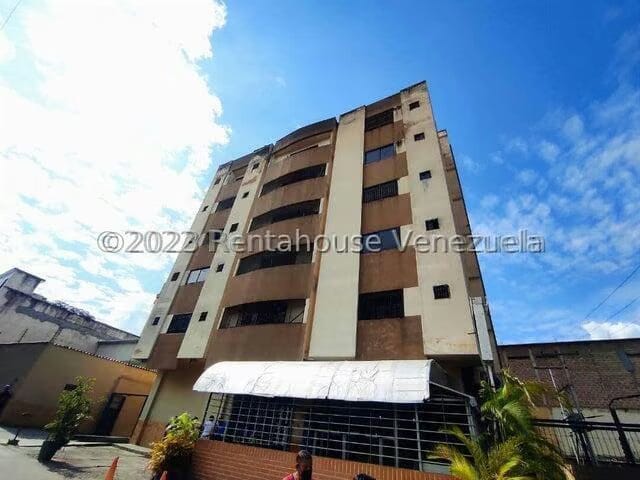 Comercial (Local Comercial) en Venta en Centro, Aragua - 2
