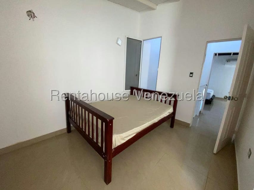 Townhouse (Duplex) en Venta en Los Robles, Nueva Esparta - 16