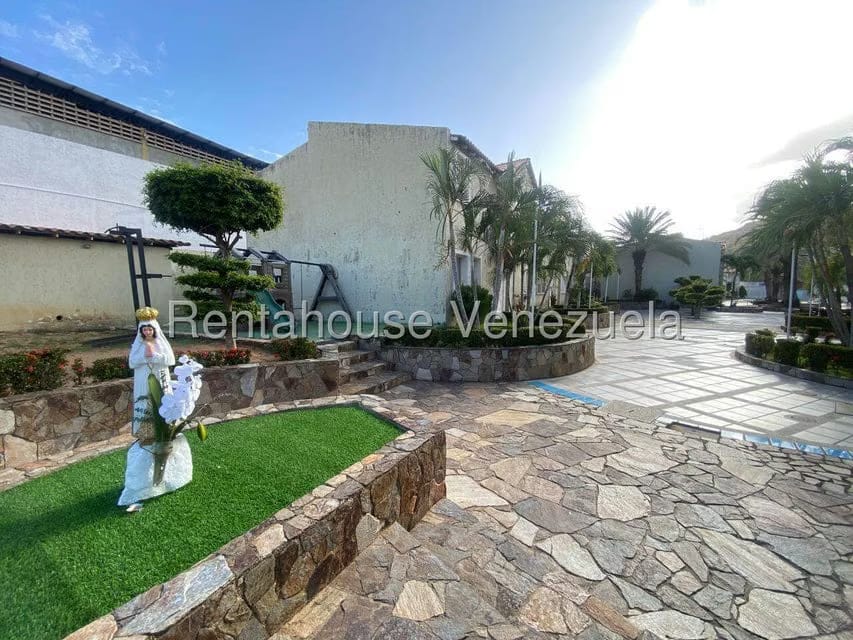 Townhouse (Duplex) en Venta en Los Robles, Nueva Esparta - 22
