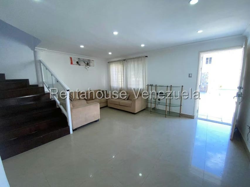 Townhouse (Duplex) en Venta en Los Robles, Nueva Esparta - 4