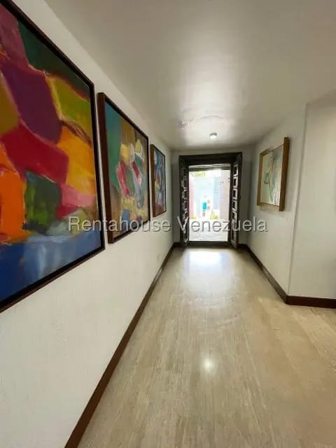 Casa (1 Nivel) en Alquiler en La Boyera, Distrito Metropolitano - 23