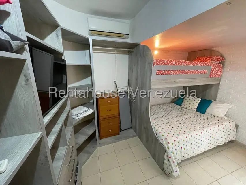 Casa (1 Nivel) en Alquiler en La Boyera, Distrito Metropolitano - 35