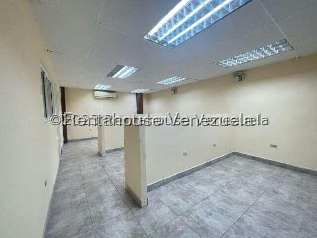 Comercial (Galpon - Deposito) en Alquiler en Caja de Agua, Falcon - 12