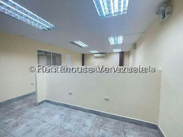 Comercial (Galpon - Deposito) en Alquiler en Caja de Agua, Falcon - 14