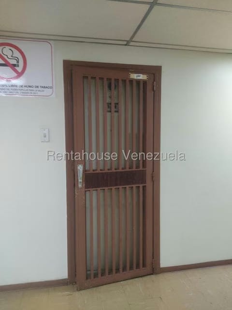 Comercial (Local Comercial) en Venta en La Urbina, Distrito Metropolitano - 19