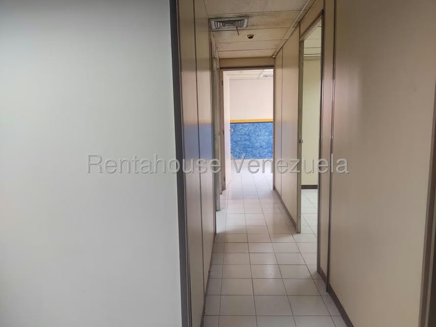 Comercial (Local Comercial) en Venta en La Urbina, Distrito Metropolitano - 4