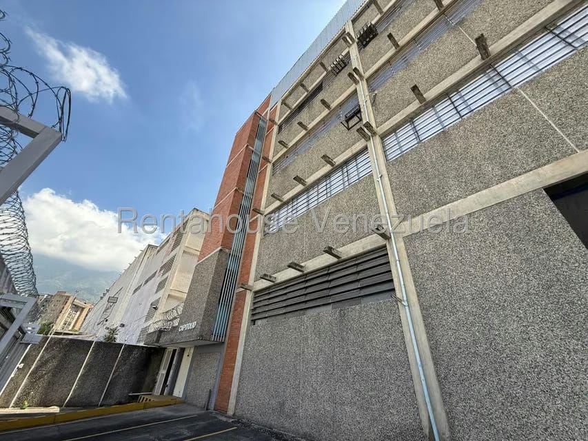 Comercial (Galpon - Deposito) en Alquiler en Boleita Sur, Distrito Metropolitano - 32