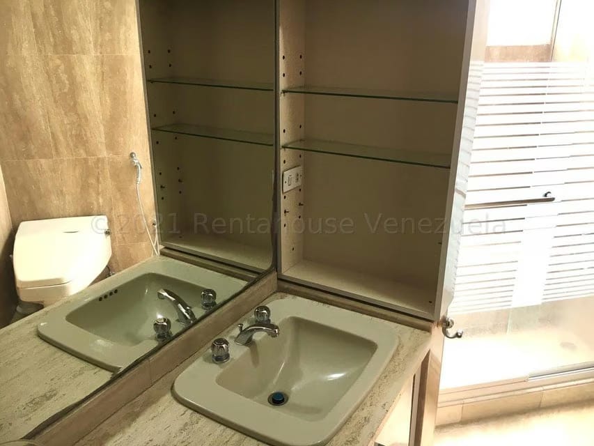 Apartamento (1 Nivel) en Alquiler en La Castellana, Distrito Metropolitano - 24