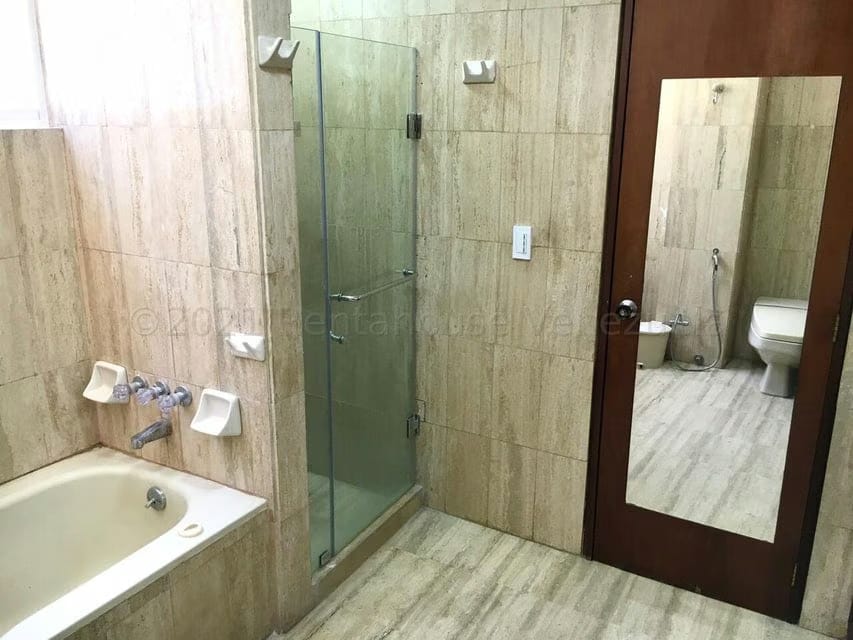 Apartamento (1 Nivel) en Alquiler en La Castellana, Distrito Metropolitano - 32