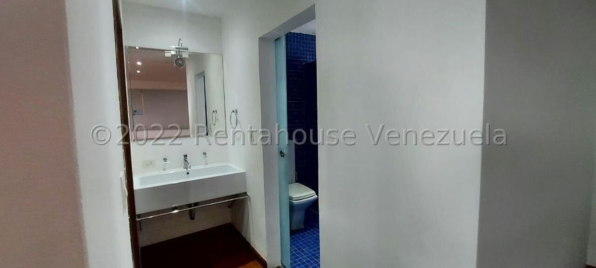 Casa (Multipes Niveles) en Venta en Oripoto, Distrito Metropolitano - 25