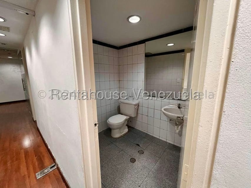 Comercial (Oficina) en Alquiler en El Bosque, Distrito Metropolitano - 11