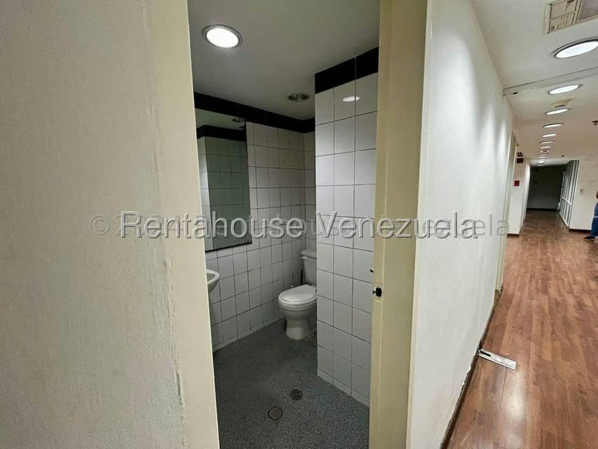 Comercial (Oficina) en Alquiler en El Bosque, Distrito Metropolitano - 12