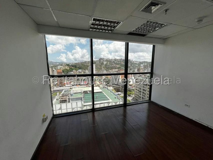 Comercial (Oficina) en Alquiler en El Bosque, Distrito Metropolitano - 14