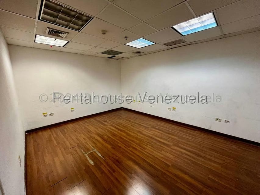 Comercial (Oficina) en Alquiler en El Bosque, Distrito Metropolitano - 15