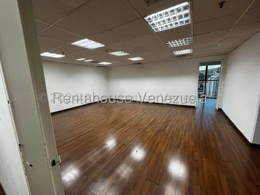 Comercial (Oficina) en Alquiler en El Bosque, Distrito Metropolitano - 17
