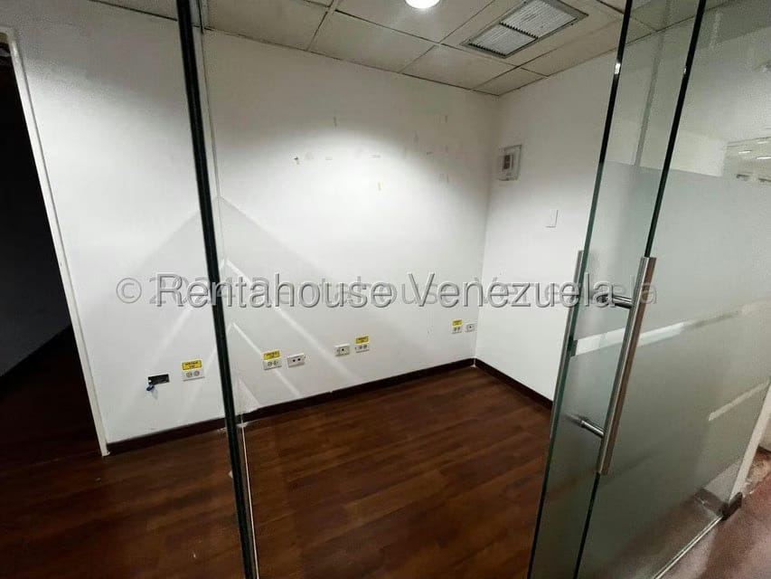 Comercial (Oficina) en Alquiler en El Bosque, Distrito Metropolitano - 18